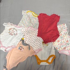 Set of 7 items of baby girl bodysuit from 6-9 months